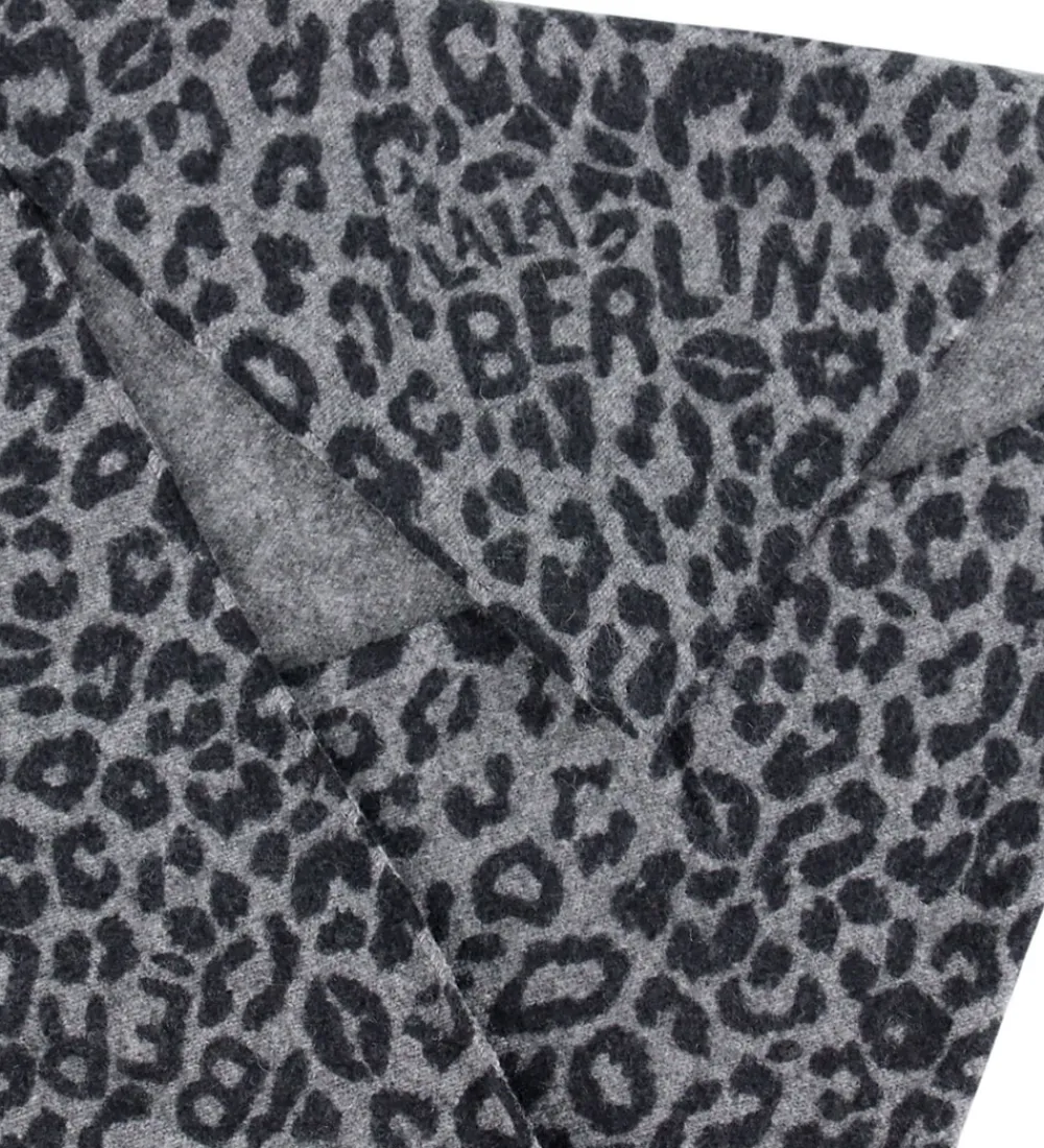 Tørklæde - 162x85 - Triangle M - Asphalt Leo|Lala Berlin Outlet