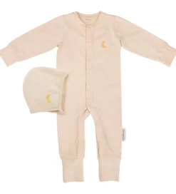 Natdragt m. Babyhjelm - Gaveæske - Rose Cloud|Moonboon Hot