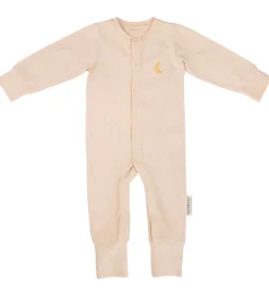 Natdragt m. Babyhjelm - Gaveæske - Rose Cloud|Moonboon Outlet